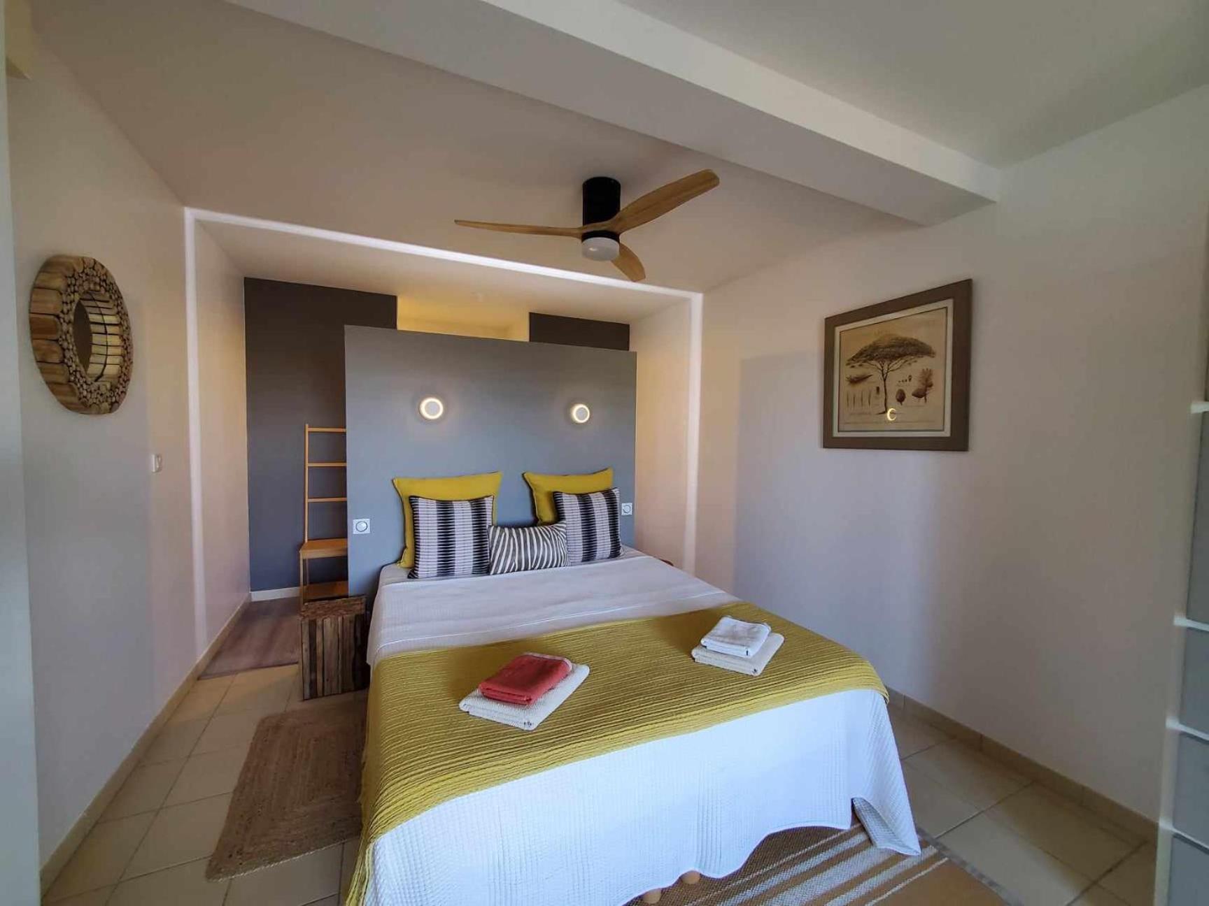 Hotel La Fontaine Au Loup à Saint-Maurice-sur-Eygues Extérieur photo