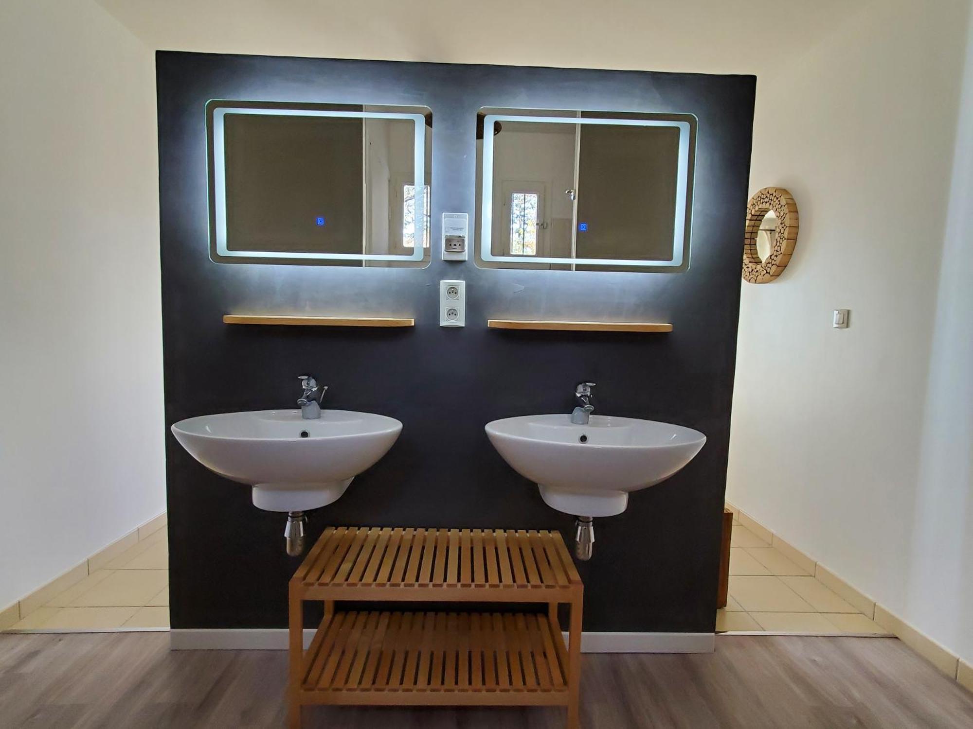 Hotel La Fontaine Au Loup à Saint-Maurice-sur-Eygues Extérieur photo